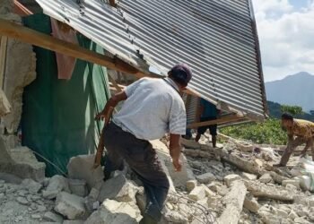 Indonesia Earthquake: Rescue Teams Race to Find Survivors as Search Continues