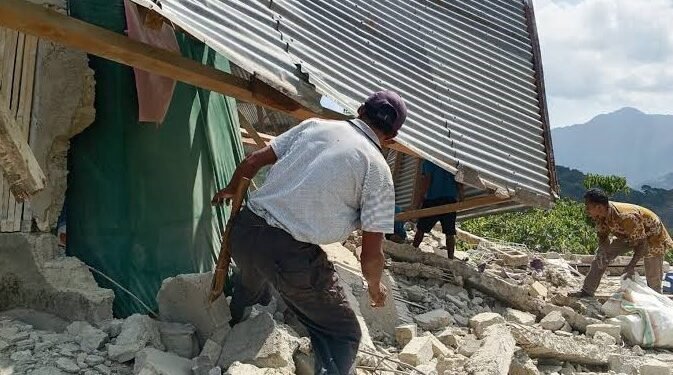 Indonesia Earthquake: Rescue Teams Race to Find Survivors as Search Continues