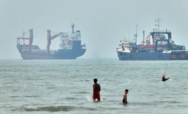 Iran: Strait of Hormuz Remains Under Our Control