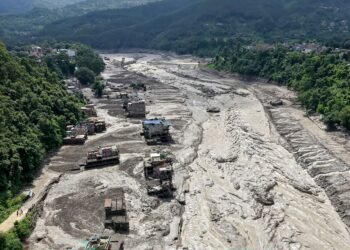 Nepal Flood Death Toll Surpasses 350 as Rising Lake Threatens New Disaster