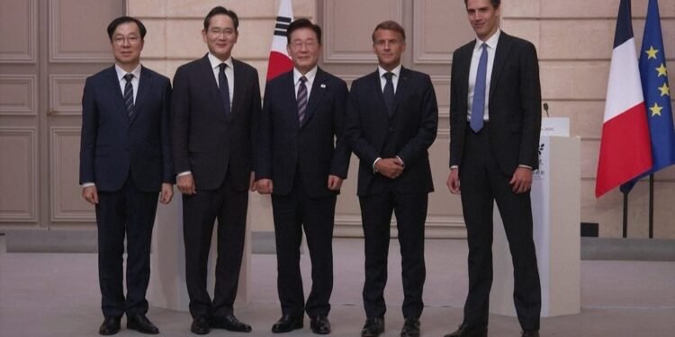 Macron, Lee Expand France-South Korea Ties With $20bn Trade Goal and Defence Pact