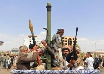 Houthi Advance Raises Alarm Over Bab al-Mandab Shipping Route